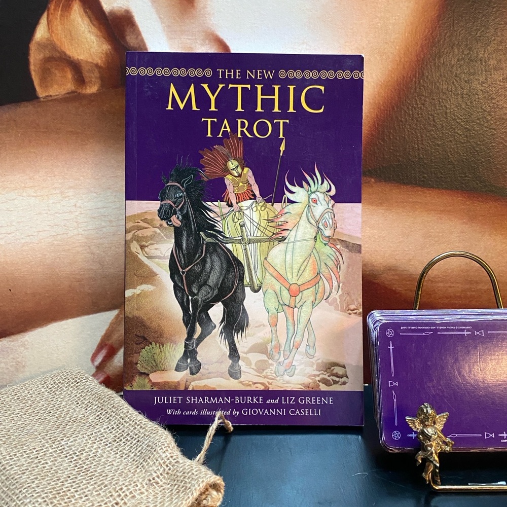 Tarot The New Mythic Tarot by Julien Sharman-Burke and Liz Greene - Picture 2 of 6